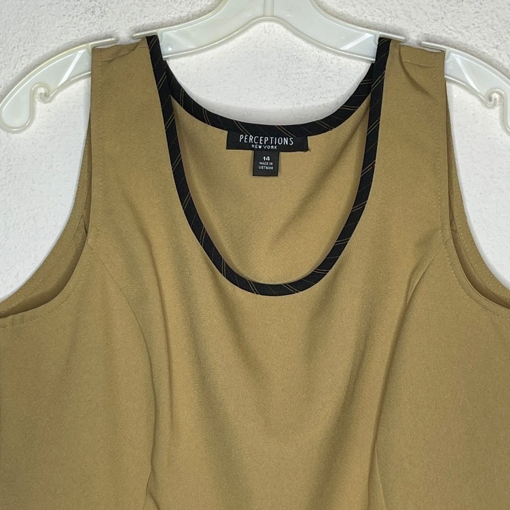 Perceptions Top Tan - Picture 2 of 7
